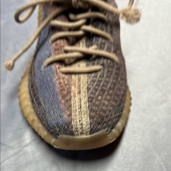 Yeezy Boost 350 v2 unisex UK size 4 brown/ blue us 4 1/2 used - Picture 11 of 16